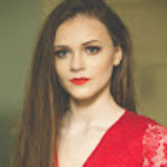 Meet your Posher, Cali - Picture 1 of 1